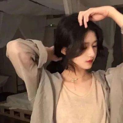 三个摩登女性